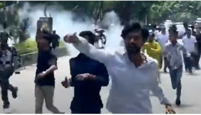 গুলশানে নিষিদ্ধ আওয়ামী লীগের মিছিল: সন্ত্রাসবিরোধী আইনে ৩২ জন গ্রেপ্তার